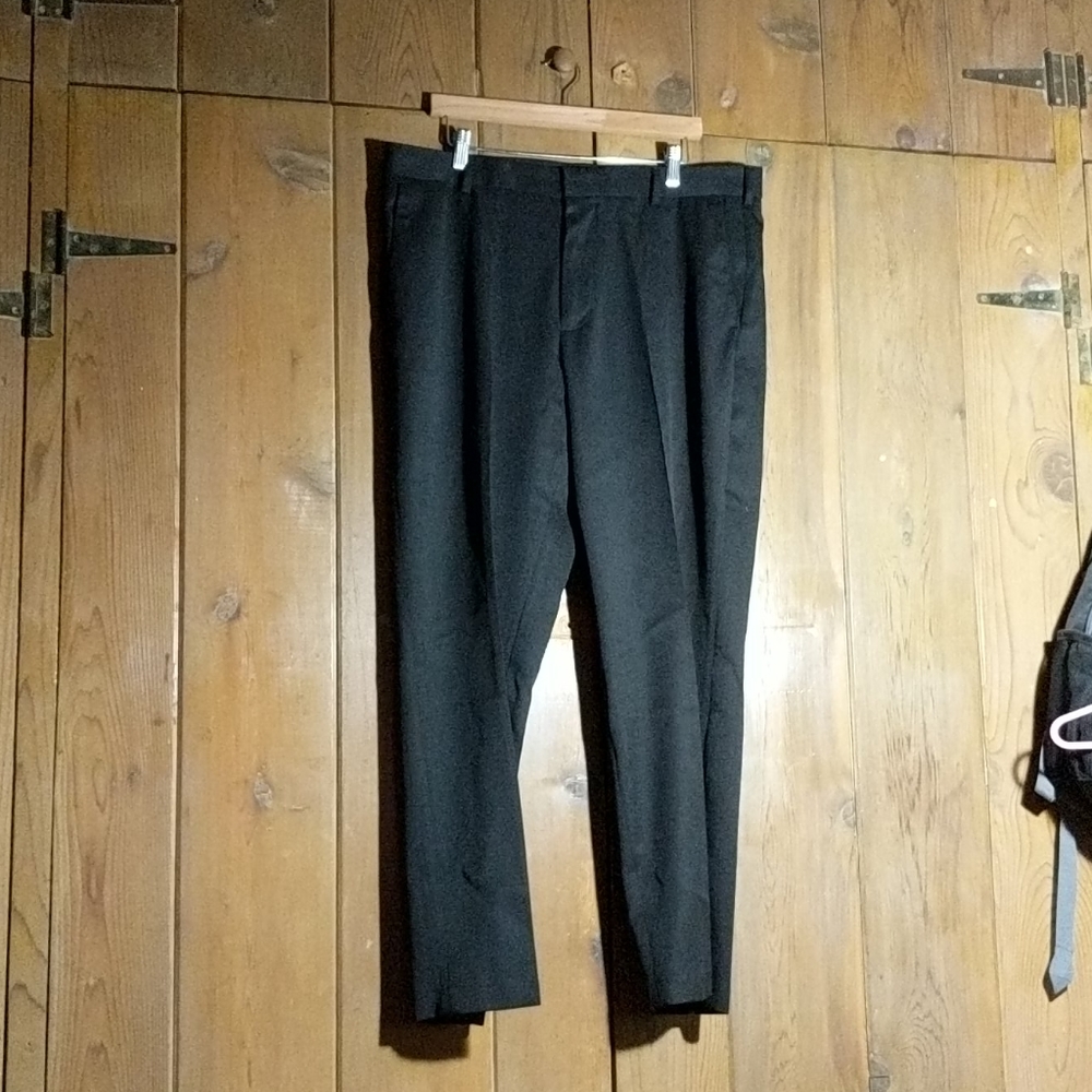 Van Heusen Traveler Straight-Fit Non-Iron Pants